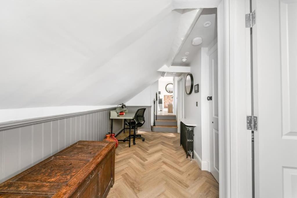 Aldwark Attic Is 4 Min To The Shambles With Free Wifi Apartment